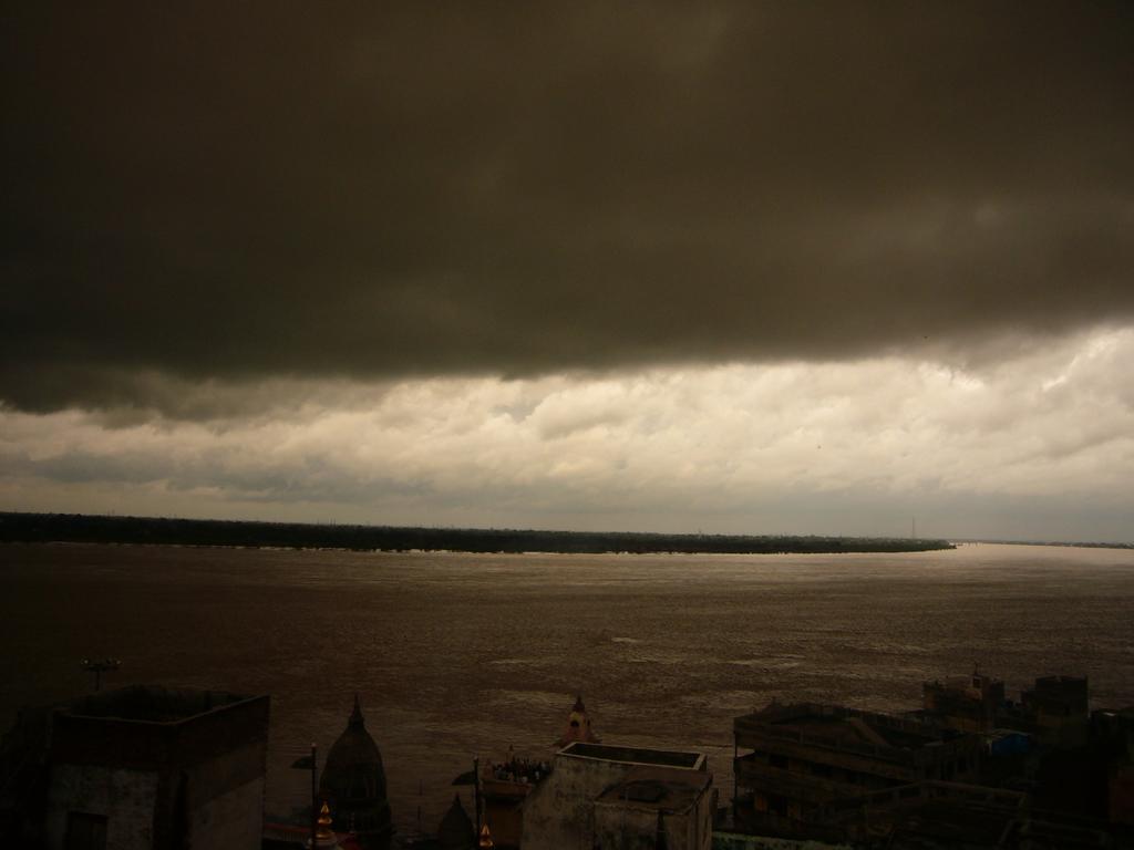 Grg Shanti Guest House Varanasi Near Manikarnika Ghat Zewnętrze zdjęcie